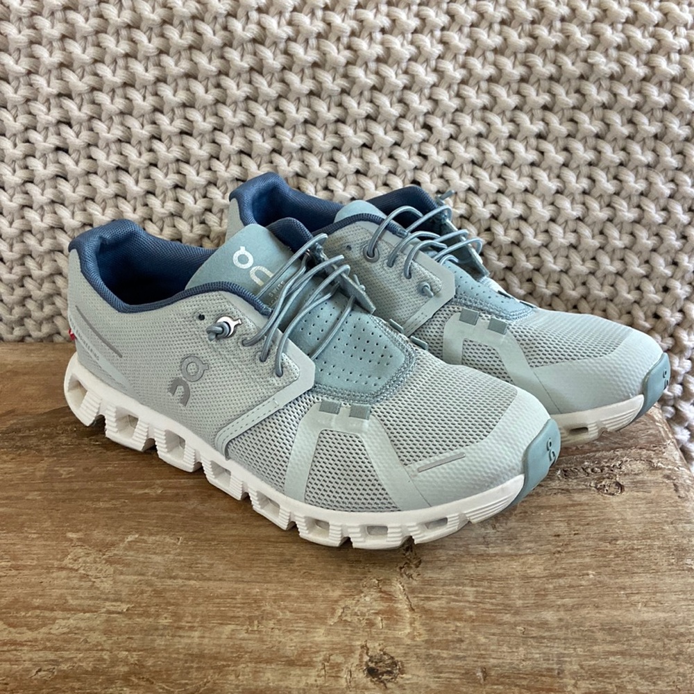 Womens blue on clouds